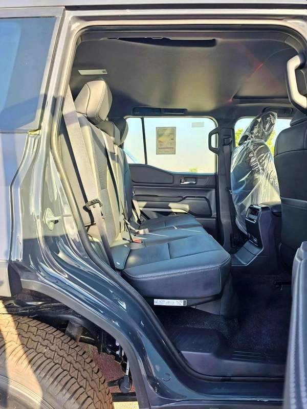 Toyota Prado ALL ROUNDER / 2.4L PETROL V4 / SUNROOF / DRIVER POWER SEAT / COOL BOX / MID OPTION