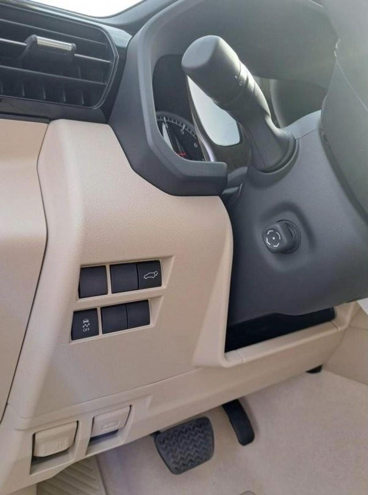 Toyota Land Cruiser VXR 3.5L-11-11