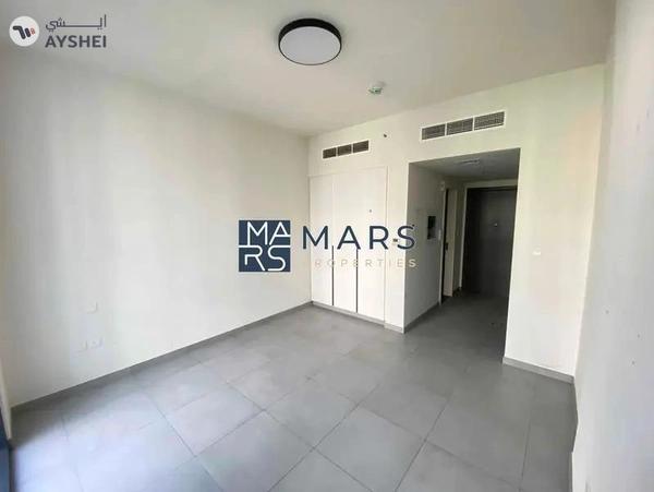 The Vibrant Studio Apartment | Spacious | East Village Aljada