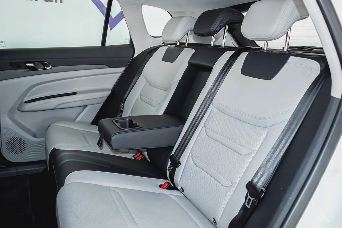 DEALER WARRANTY 1 YEAR / 20,000 KM | 1.8 L | GCC | AED 1100 PM-15-15