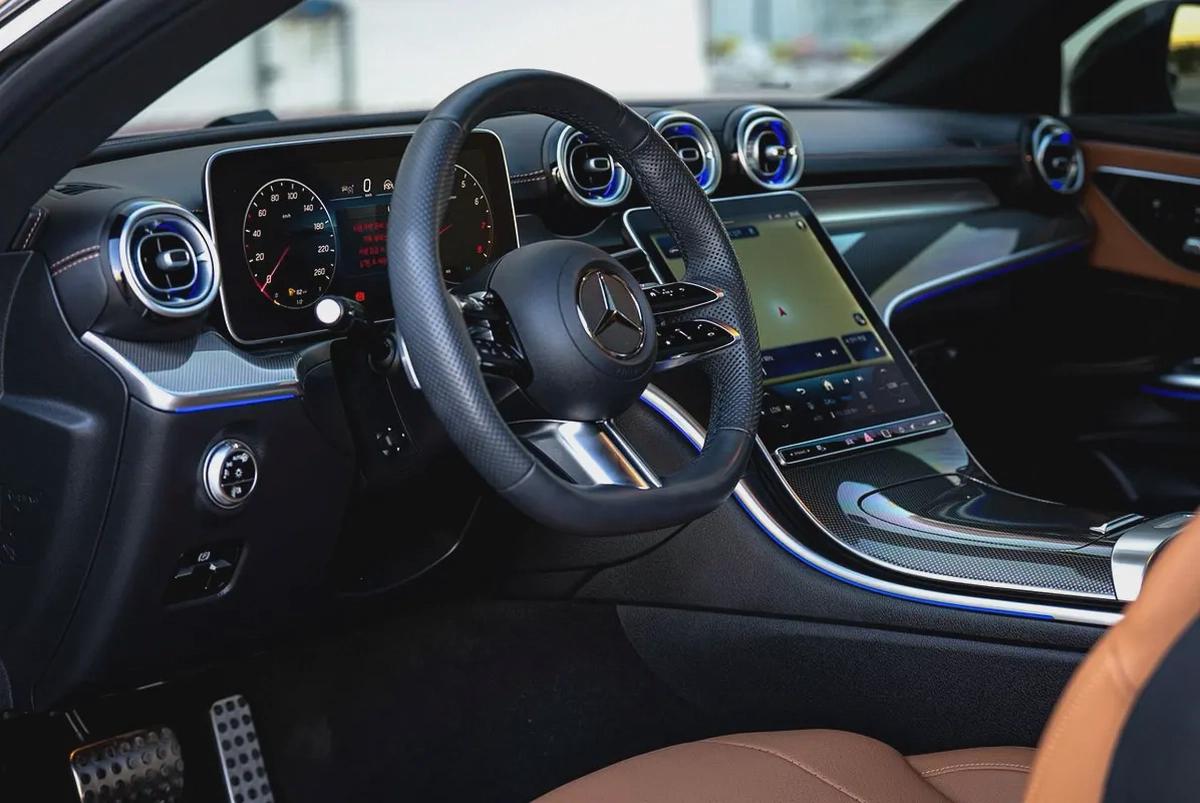 2024 | Coupe Mercedes Benz CLE200 AMG Package | Low Mileage | Warranty-7-7