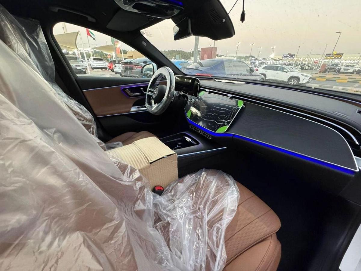 Mercedes-Benz E200-6-6