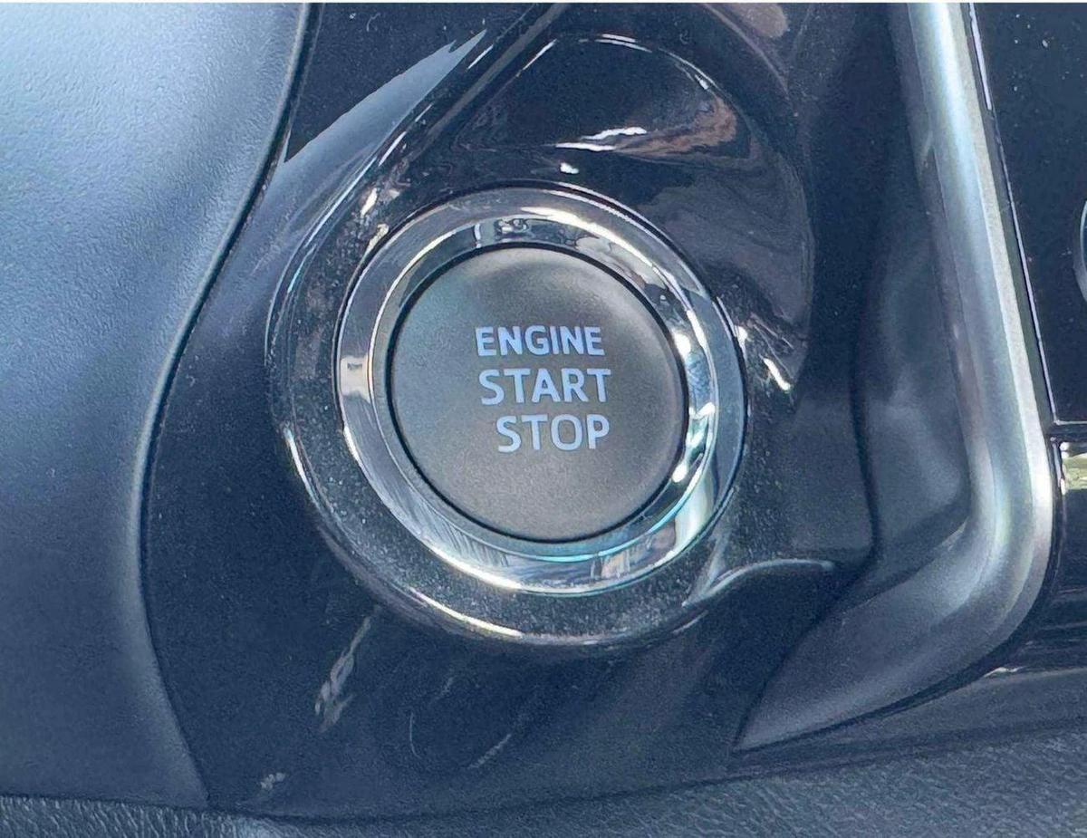 Toyota Hilux ADVENTURE | 4.0L V6 PETROL | 360* CAMERA | PUSH START | REAR A/C | OMAN SPECS | (CODE # 69015)-5-5