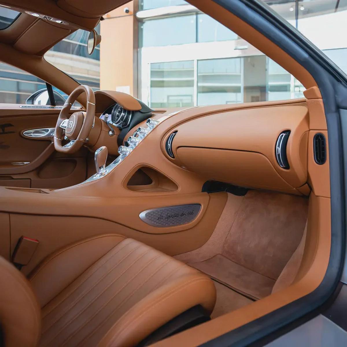 2021 BUGATTI CHRION LES LEGANDS DU CIEL ( 1 OF 20 ) DONE 6000KM ( 4 YEARS WARRANTY+ SERVICE )-8-8