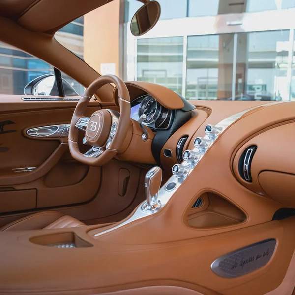 2021 BUGATTI CHRION LES LEGANDS DU CIEL ( 1 OF 20 ) DONE 6000KM ( 4 YEARS WARRANTY+ SERVICE )