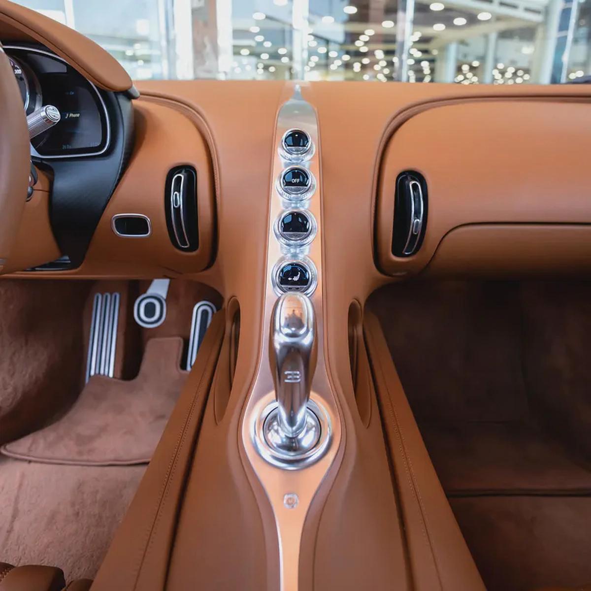 2021 BUGATTI CHRION LES LEGANDS DU CIEL ( 1 OF 20 ) DONE 6000KM ( 4 YEARS WARRANTY+ SERVICE )-14-14