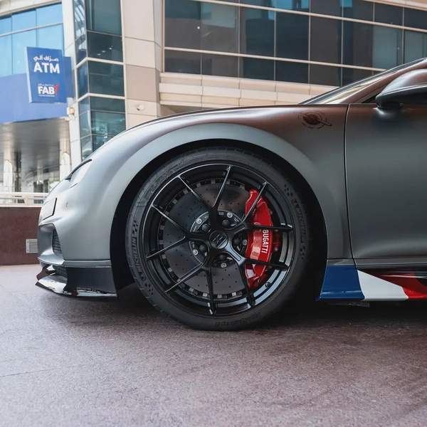 2021 BUGATTI CHRION LES LEGANDS DU CIEL ( 1 OF 20 ) DONE 6000KM ( 4 YEARS WARRANTY+ SERVICE )