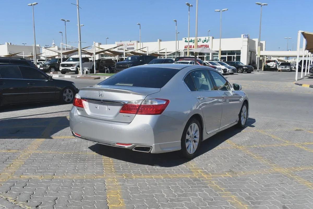 Used Honda Accord 2.4L LX + Sunroof + Aluminum Wheels 2015-6-6