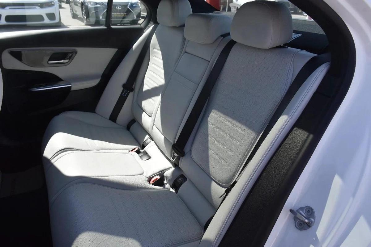 C300 AMG LUXURY 2022 | WHITE LIKE-7-7