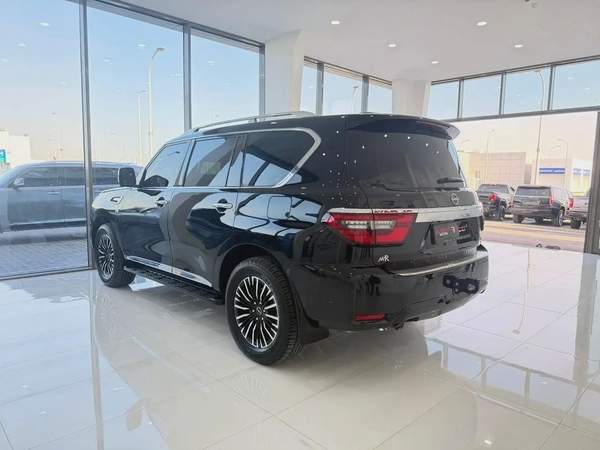 نيسان باترول بلاتينيوم الرستماني 2024 Nissan Patrol LE Platinum - GCC Specs -