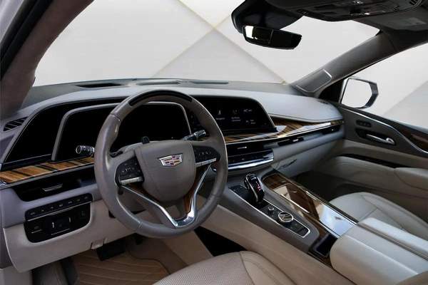 CADILLAC ESCALADE - ESV 4WD - PREMIUM LUXURY - 2023 - FULLY LOADED - AMZING CONDITION