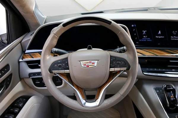 CADILLAC ESCALADE - ESV 4WD - PREMIUM LUXURY - 2023 - FULLY LOADED - AMZING CONDITION