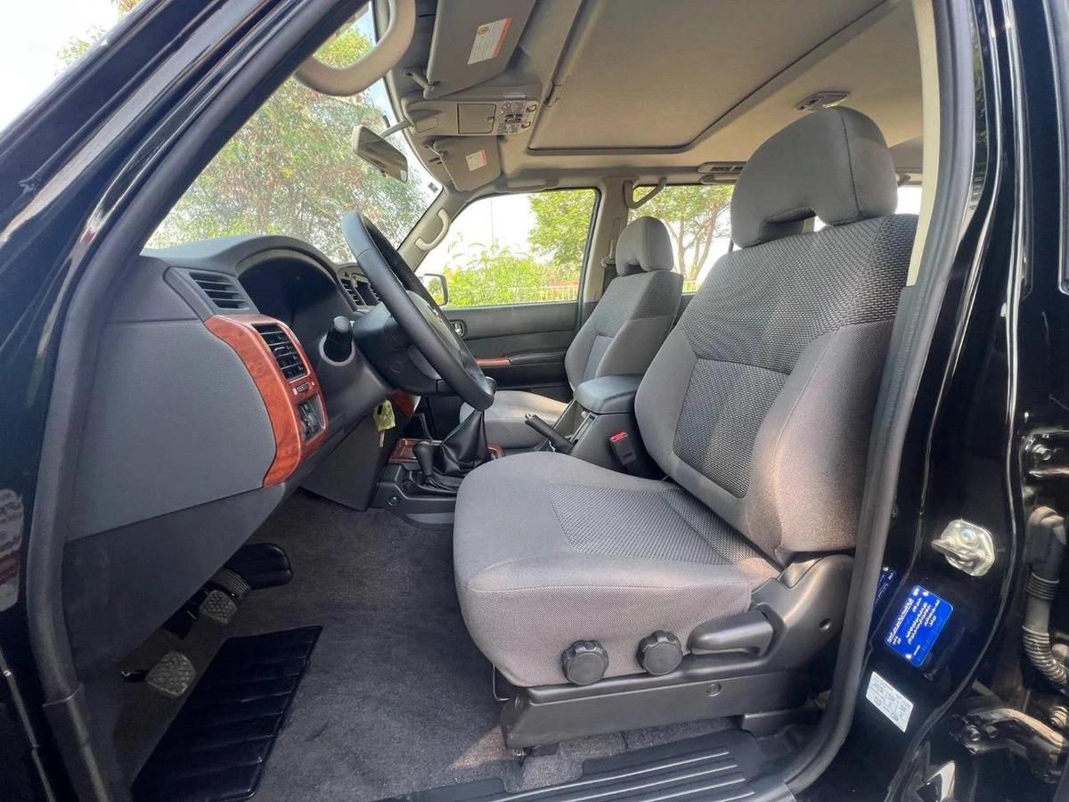 Nissan Patrol Safari Safari 4.8L M/T-6-6