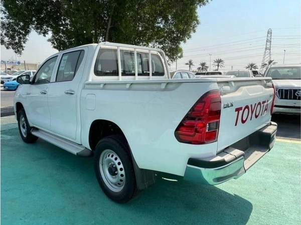 Toyota HILUX GL (SR5), 4dr Double Cab Utility, 2.7L 4cyl Petrol, Manual, Four Wheel Drive