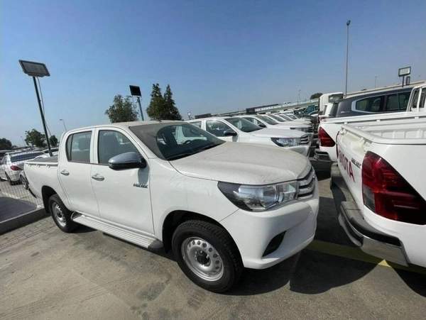 Toyota HILUX GL (SR5), 4dr Double Cab Utility, 2.7L 4cyl Petrol, Manual, Four Wheel Drive