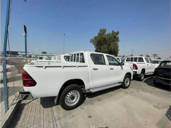 Toyota HILUX GL (SR5), 4dr Double Cab Utility, 2.7L 4cyl Petrol, Manual, Four Wheel Drive
