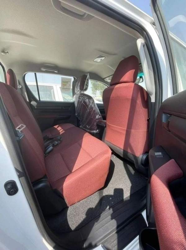 Toyota HILUX GL (SR5), 4dr Double Cab Utility, 2.7L 4cyl Petrol, Manual, Four Wheel Drive