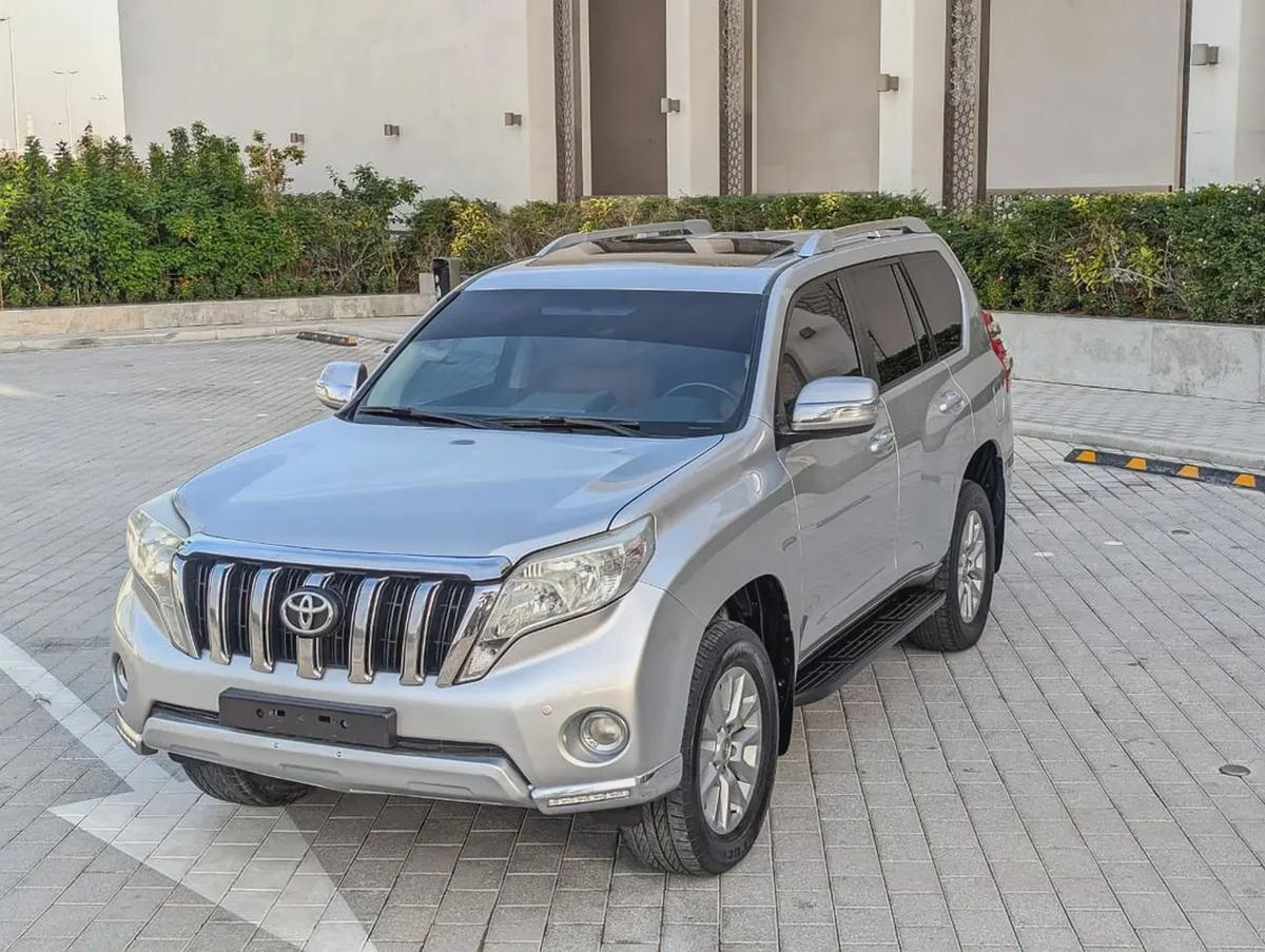 TOYOTA PRADO 2016 VXR FULL OPTION V4 2.7L GCC IN EXCELLENT CONDITION-1-1