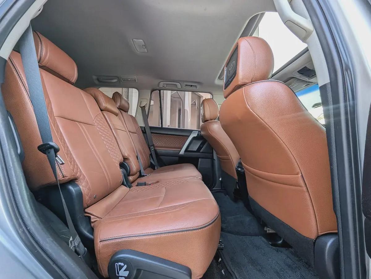 TOYOTA PRADO 2016 VXR FULL OPTION V4 2.7L GCC IN EXCELLENT CONDITION-7-7