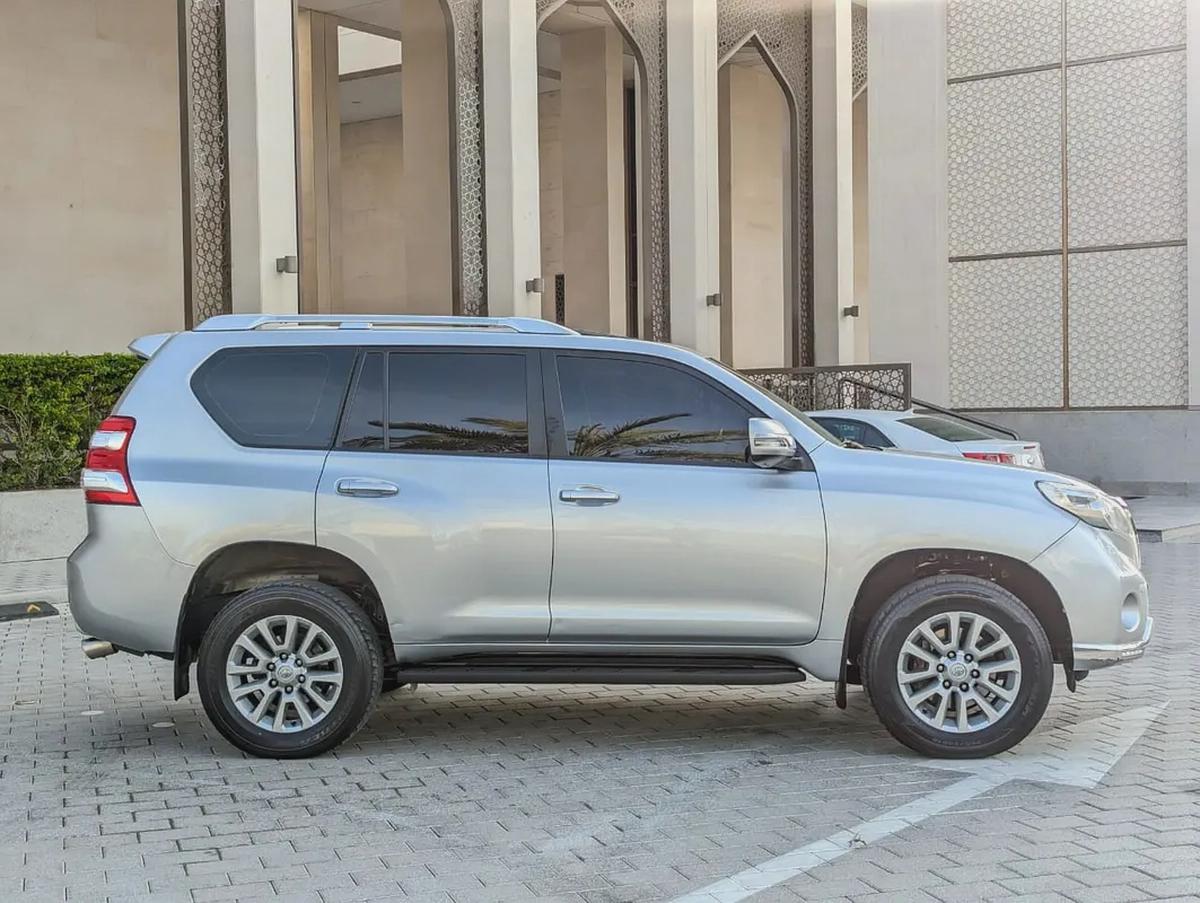 TOYOTA PRADO 2016 VXR FULL OPTION V4 2.7L GCC IN EXCELLENT CONDITION-15-15