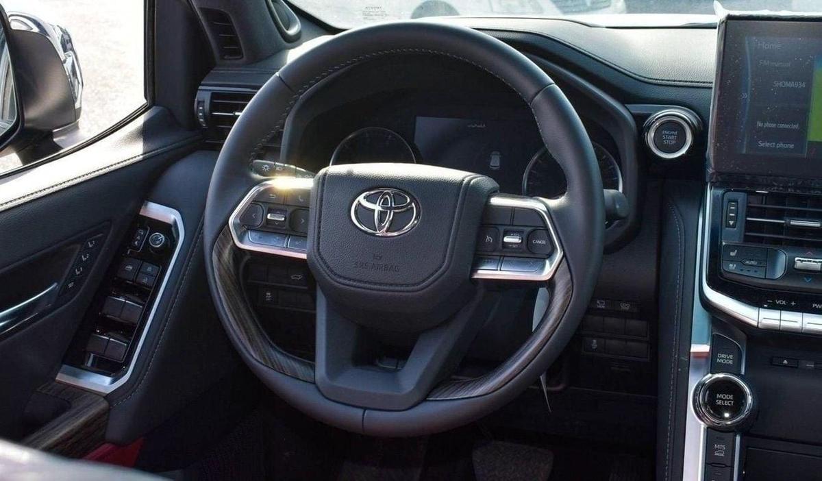 Toyota Land Cruiser Toyota Land Cruiser LC300 VXR 3.3L Diesel full option 2026-11-11