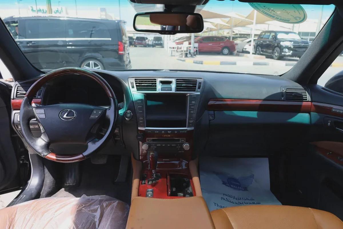 Used Lexus LS 460 4 door 4.6L SWB 2011-12-12