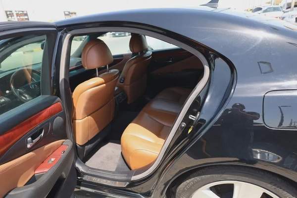 Used Lexus LS 460 4 door 4.6L SWB 2011