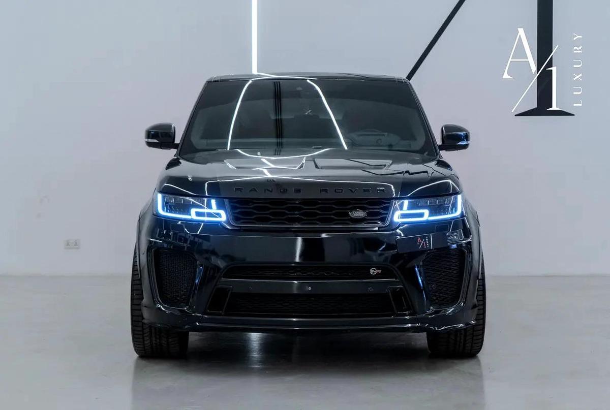 2019 Range Rover SVR, Fully Loaded, Excellent Condition, Carbon Fibre Package, GCC Spec-3-3