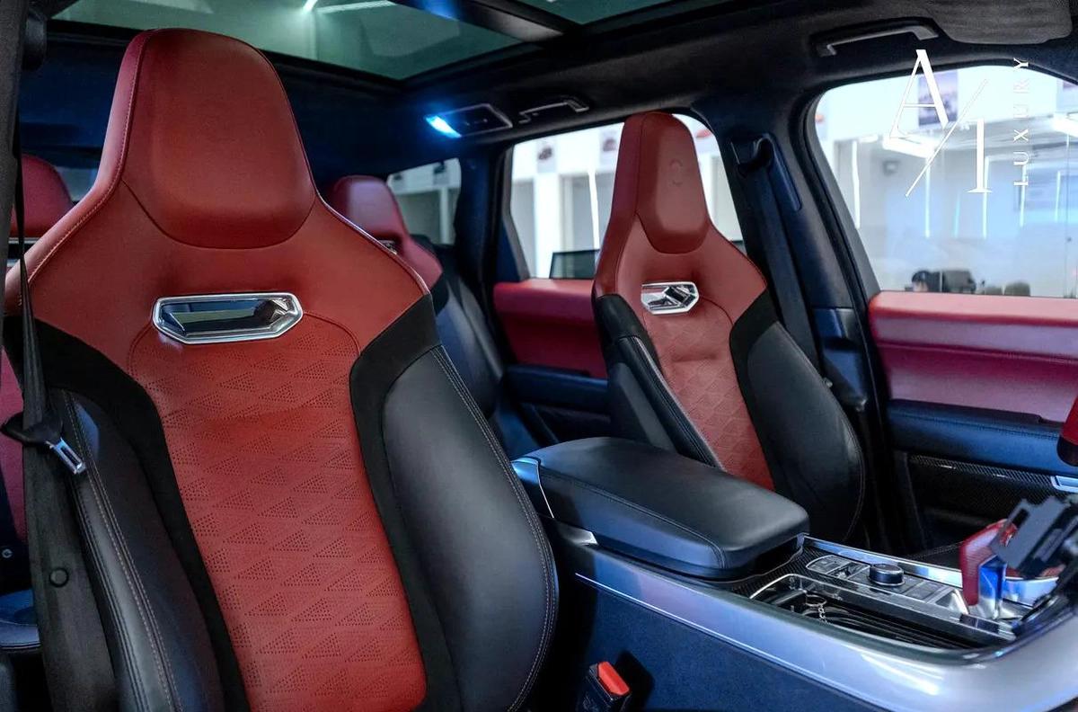 2019 Range Rover SVR, Fully Loaded, Excellent Condition, Carbon Fibre Package, GCC Spec-7-7