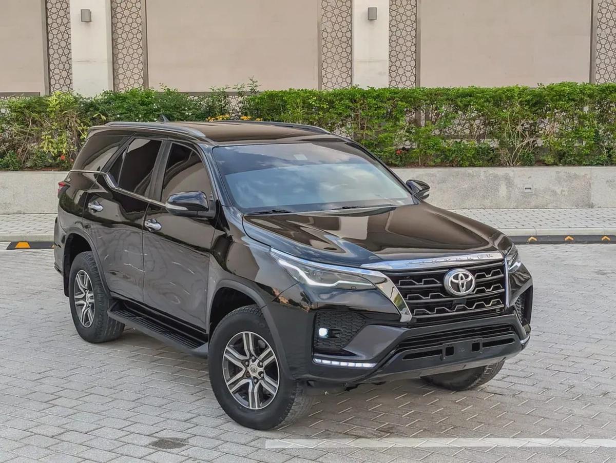 TOYOTA FORTUNER 2017 FACELIFTED 2025 GXR V6 GCC IN PERFECT CONDITION-0-0