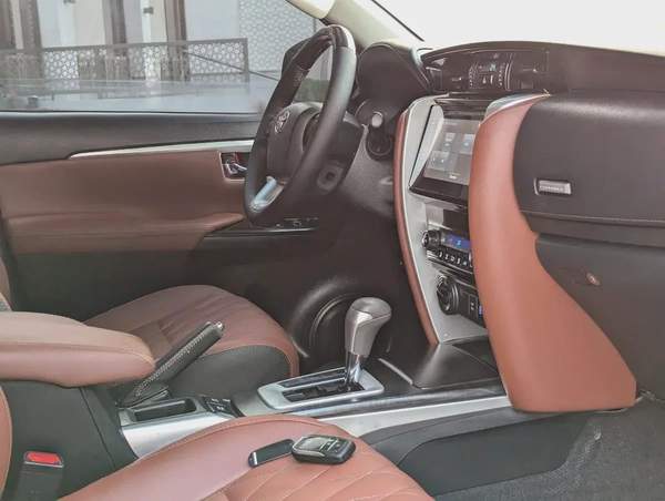 TOYOTA FORTUNER 2017 FACELIFTED 2025 GXR V6 GCC IN PERFECT CONDITION