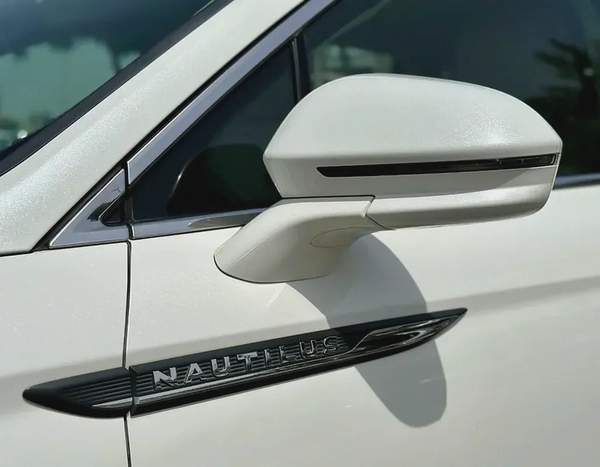 Lincoln Nautilus Premier