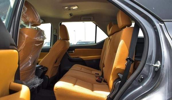 Toyota Fortuner Toyota fortuner 2.7L petrol 4x2 MY2025