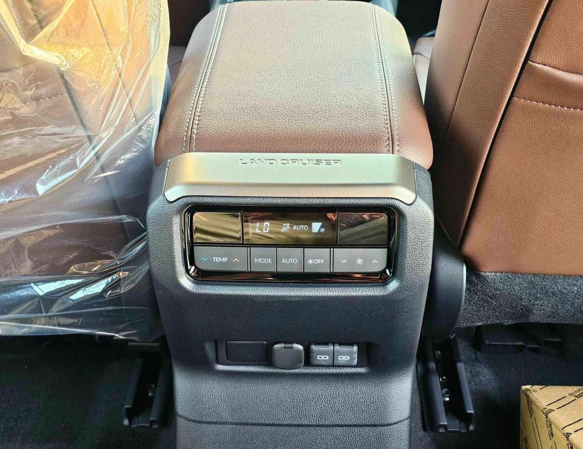 Toyota Prado ADVENTURE TURBO / 2.4L V4 PETROL / MID OPTION / DRIVER POWER SEATS (CODE # PR24S2)-14-14
