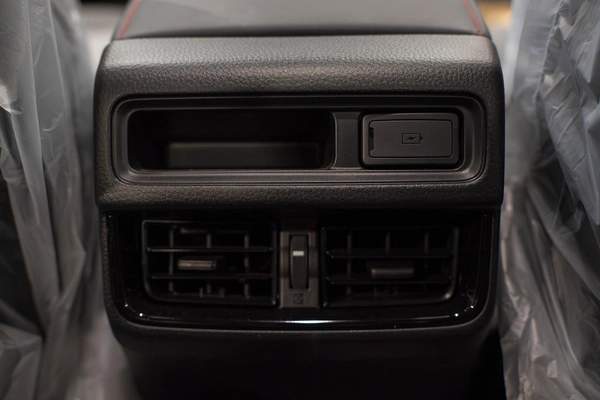 ISUZU D-MAX GT MANUAL