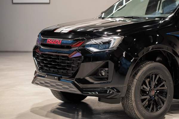 ISUZU D-MAX GT MANUAL