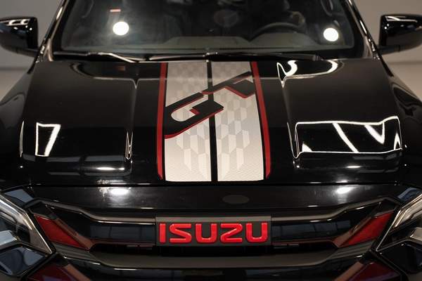 ISUZU D-MAX GT MANUAL