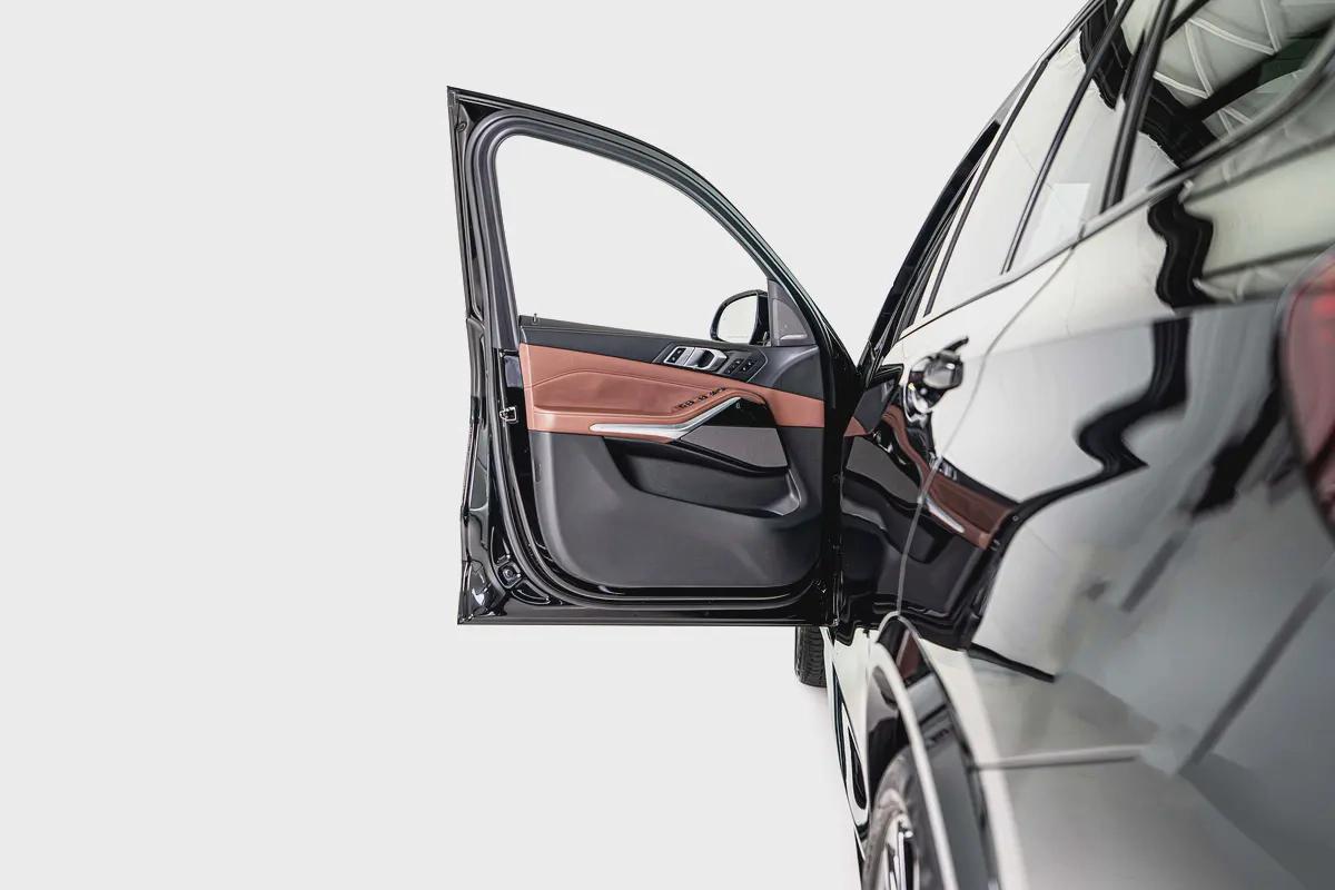 BMW X5 50i MSport GCC-AGMC Full Service History-BMW Individual Interior-Aero Dynamic Package-18-18