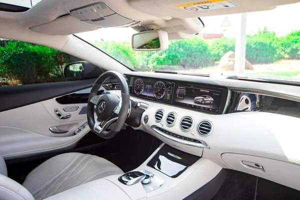 Mercedes Benz S63 AMG | 2015 | 17,500 km |