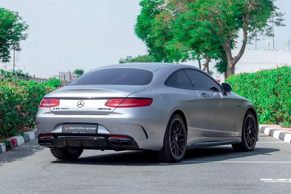 Mercedes Benz S63 AMG | 2015 | 17,500 km |