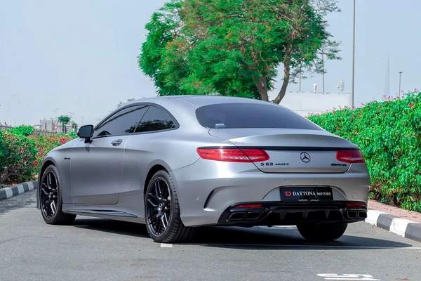 Mercedes Benz S63 AMG | 2015 | 17,500 km |