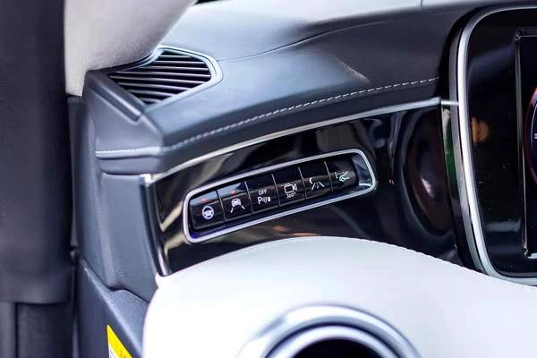 Mercedes Benz S63 AMG | 2015 | 17,500 km |