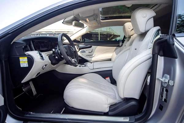 Mercedes Benz S63 AMG | 2015 | 17,500 km |