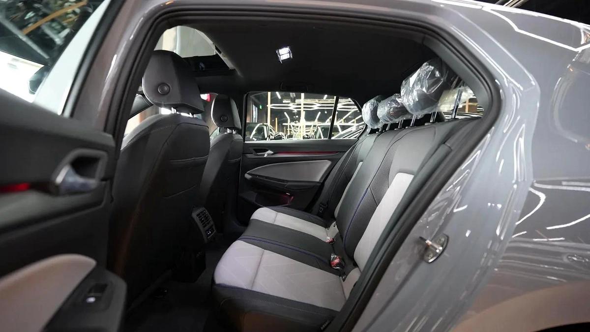 2025 VOLKSWAGEN GOLF R 300 TSI - CHINA SPECS-13-13