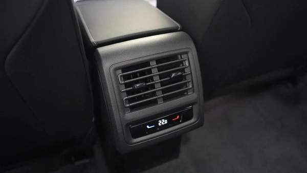 2025 VOLKSWAGEN GOLF R 300 TSI - CHINA SPECS