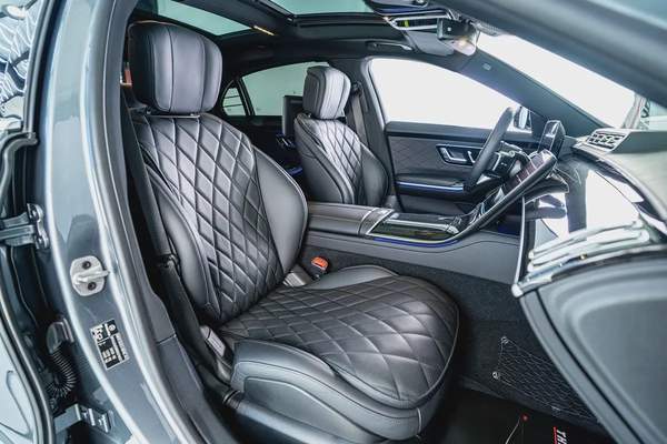 Mercedes Benz S500 L 4 Matic-Low Mileage-Full Options-Premium Metallic Exclusive Paint