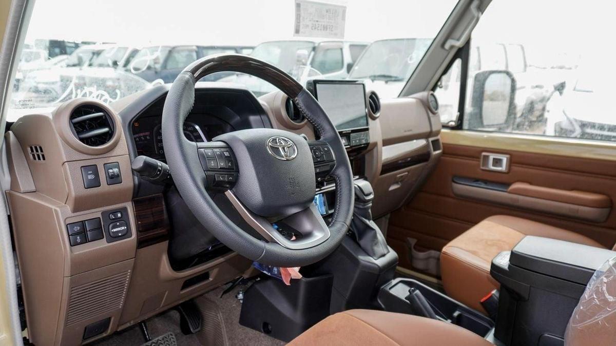 Toyota Land Cruiser 70 LX 2.8 L d-4-4