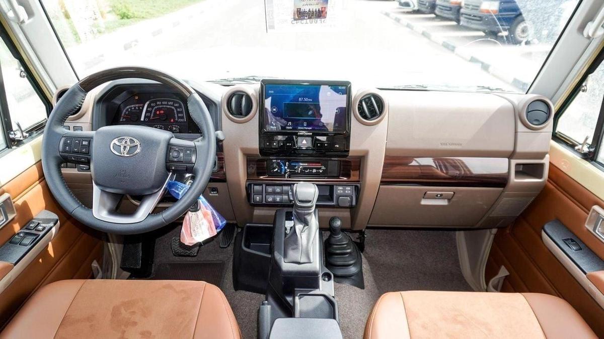 Toyota Land Cruiser 70 LX 2.8 L d-5-5