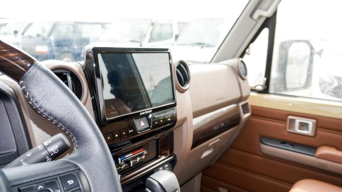 Toyota Land Cruiser 70 LX 2.8 L d-9-9