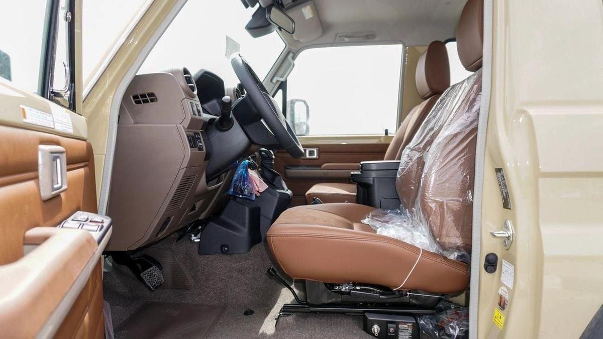 Toyota Land Cruiser 70 LX 2.8 L d-13-13